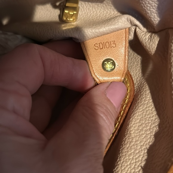 Louis Vuitton bucket handbag - Picture 4 of 4